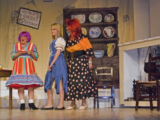 CINDERS & HER UGLY SISTERS