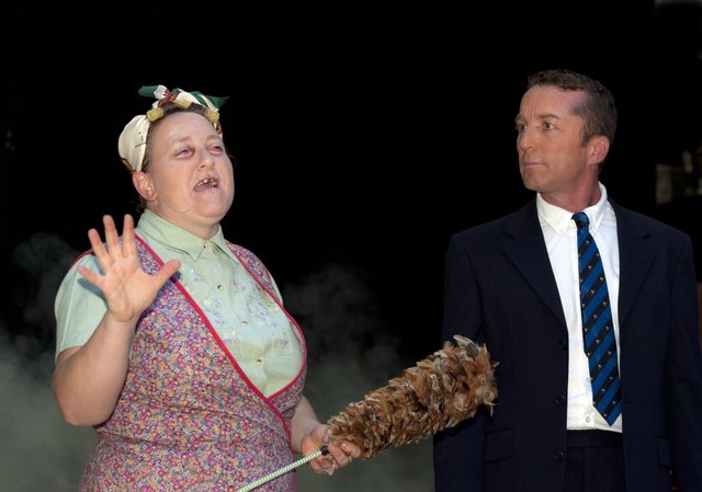Real Inspector Hound (31)