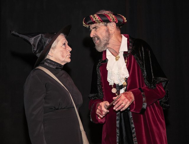 Wyrd Sisters (62)
