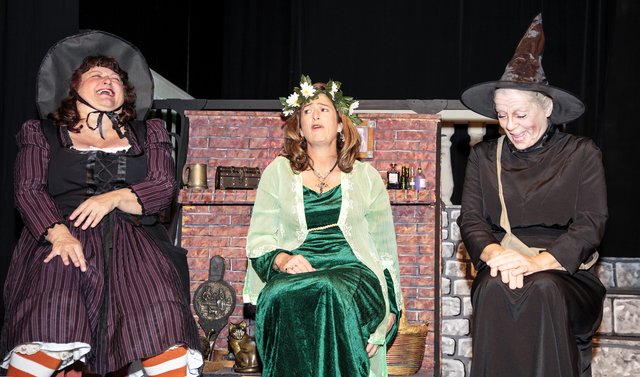Wyrd Sisters (43)