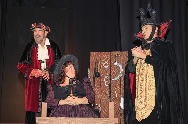 Wyrd Sisters (51)