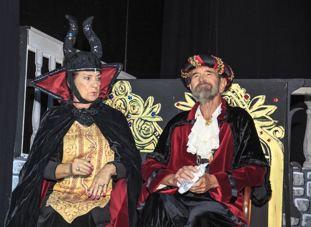 Wyrd Sisters (11)