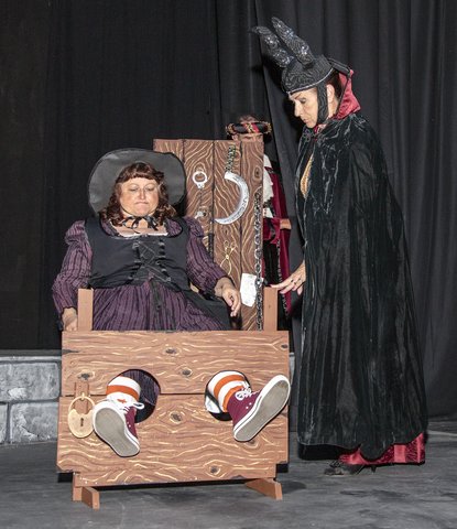 Wyrd Sisters (44)