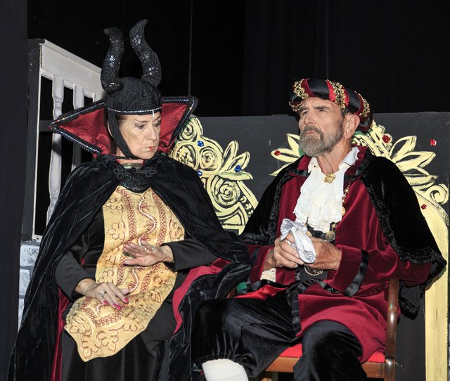 Wyrd Sisters (26)