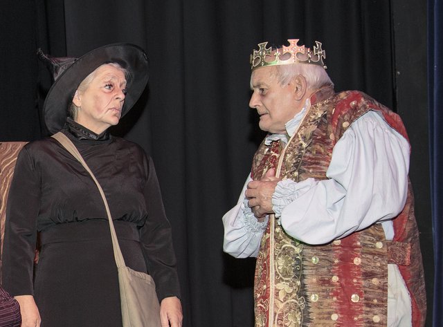 Wyrd Sisters (66)