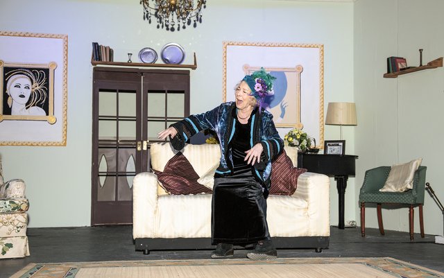 Blithe Spirit (22)