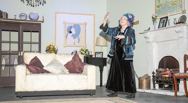 Blithe Spirit (21)